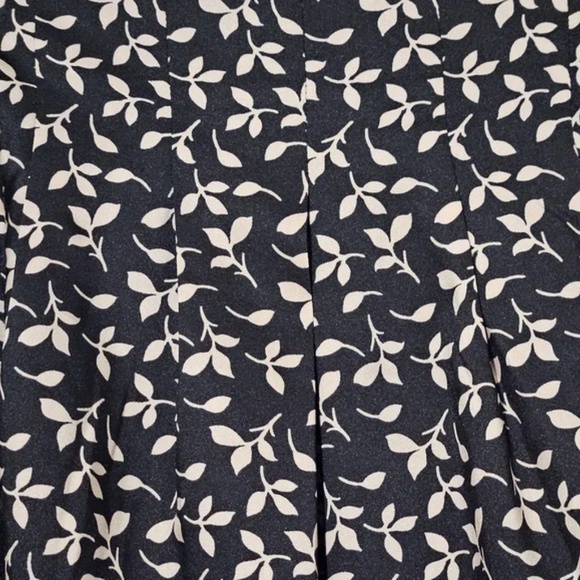 Loft Leaf Pleated Skirt small - Picture 6 of 6